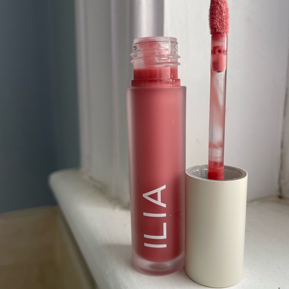 2 ILIA Balmy Gloss Tinted Lip Oil - Pink shades - Picture 4 of 8